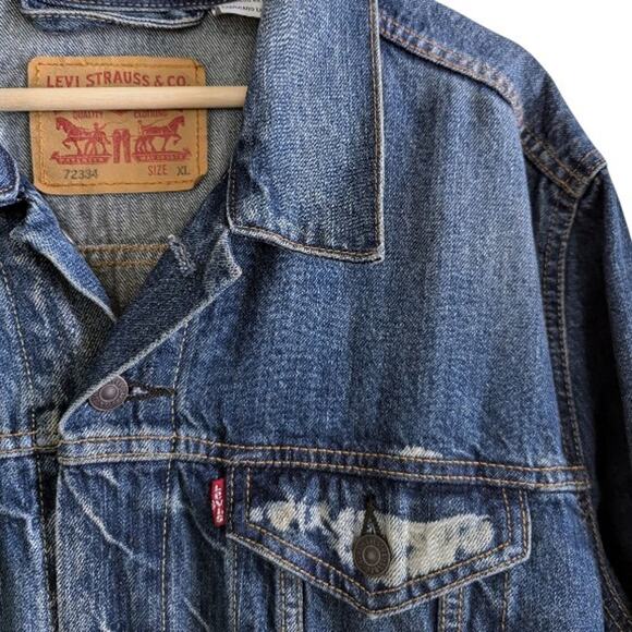 Levis Trucker Jacket Mens XL Standard 72334 Red Tab Blue Jean Denim Retro Biker - Picture 2 of 7
